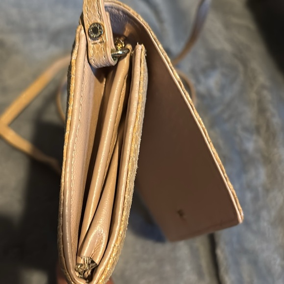 Danier Leather cream/beige purse - Picture 9 of 10